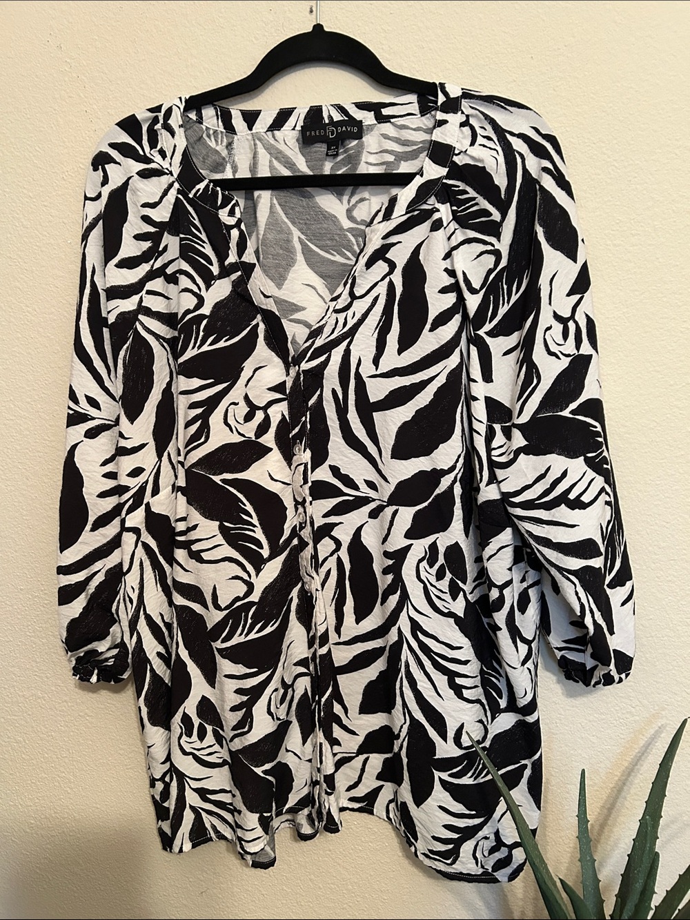 Fred David Black and White Leaf-Print Tunic